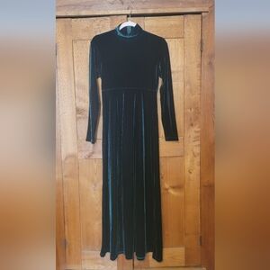 Long Sleeve Green Velvet Maxi Dress